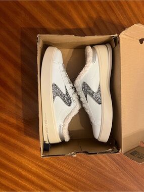 Skechers White Sneakers with Black Star Accent and Faux-Sherpa Collar